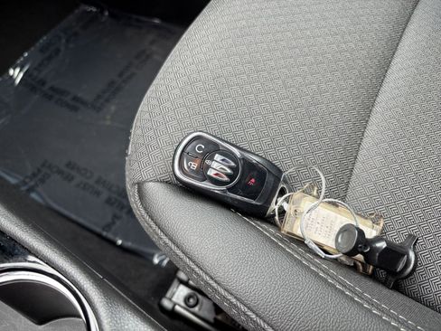 Used 2025 Buick Encore GX Preferred FWD image 21