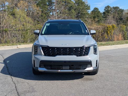 Used 2024 Kia Sorento EX w/ Panoramic Sunroof Package image 2