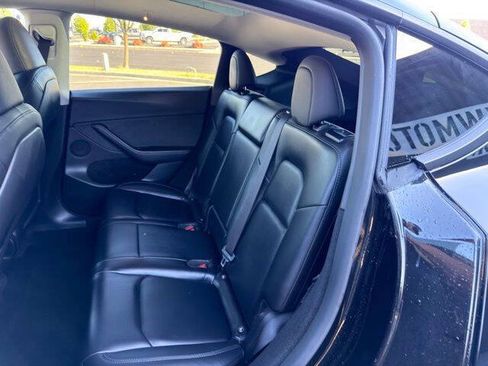 Used 2023 Tesla Model Y Long Range AWD/4WD image 9