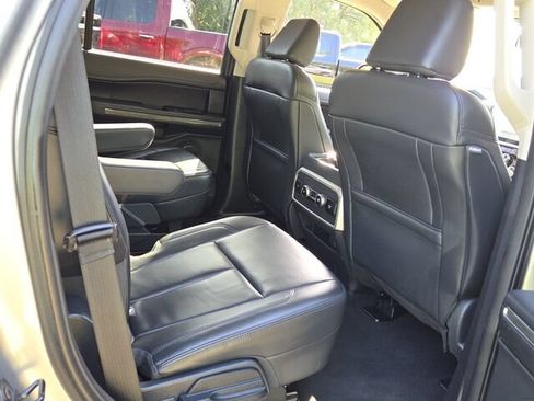 Used 2024 Ford Expedition XLT AWD/4WD image 16