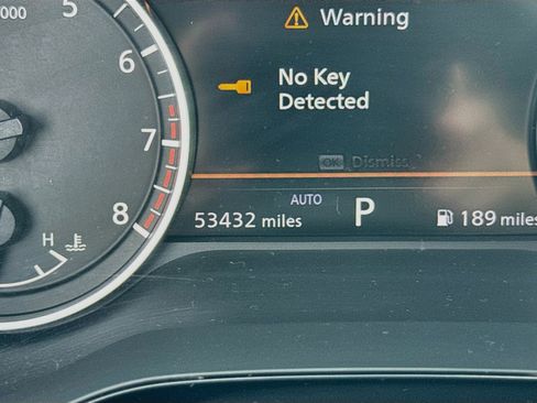 Used 2022 Nissan Pathfinder SL w/ SL Premium Package AWD/4WD image 12