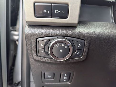 Used 2019 Ford F250 Lariat w/ Lariat Ultimate Package image 28