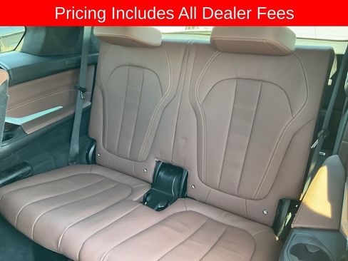 Used 2021 BMW X7 xDrive40i w/ M Sport Package AWD/4WD image 16