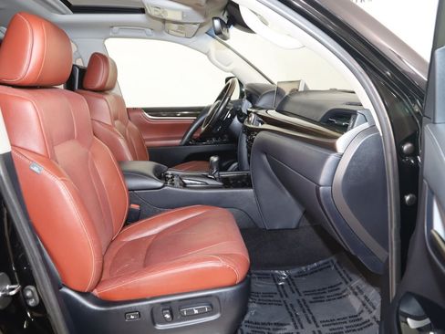 Used 2020 Lexus LX 570 4WD w/ Luxury Package image 13