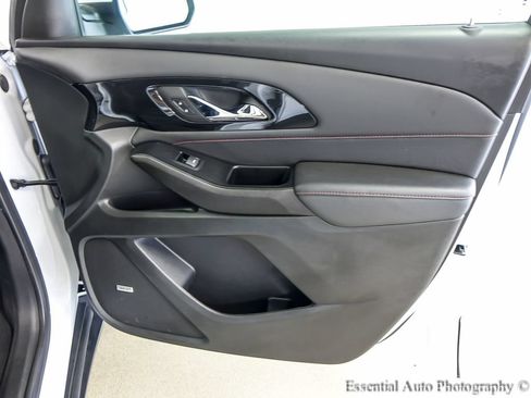 Used 2023 Chevrolet Traverse RS AWD/4WD image 28