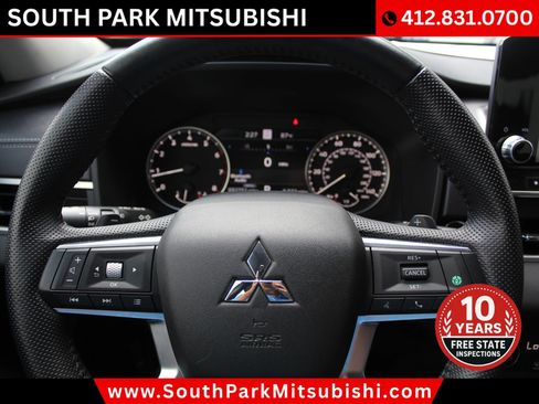 Used 2023 Mitsubishi Outlander SE AWD/4WD image 17