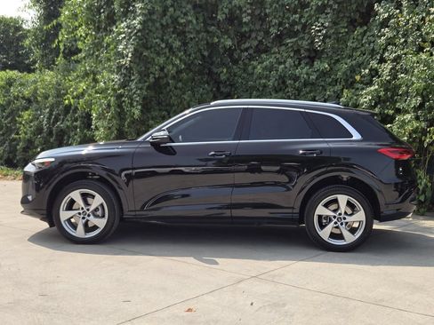 Certified 2025 Audi Q5 Premium Plus w/ Premium Plus AWD/4WD image 7