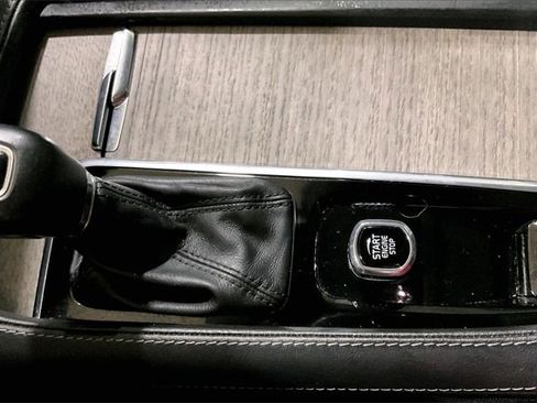 Used 2022 Volvo XC90 T6 Inscription w/ Climate Package image 32