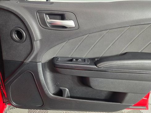 Used 2017 Dodge Charger R/T w/ Blacktop Package image 37