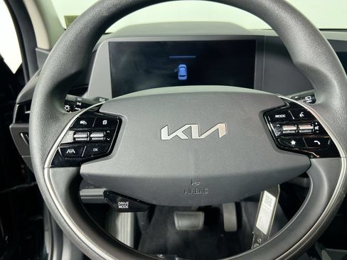 Certified 2024 Kia Niro LX FWD image 15