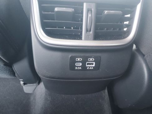 Used 2025 Subaru Outback Premium AWD/4WD image 11