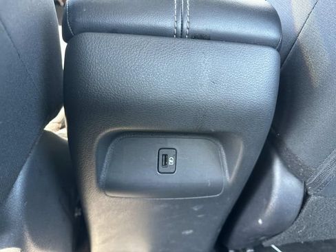 Used 2025 Nissan Sentra SV FWD image 14