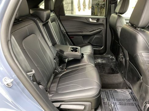 Used 2025 Ford Escape Platinum w/ Premium Technology Package image 40