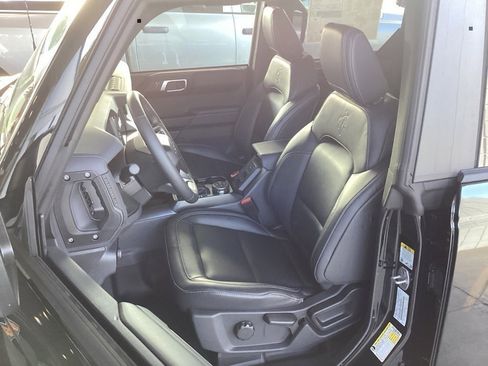 New 2025 Ford Bronco Badlands image 28