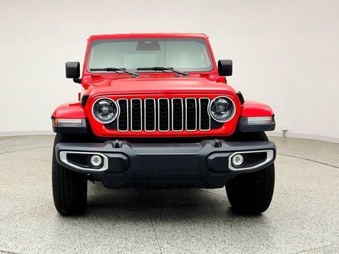 Used 2025 Jeep Wrangler Unlimited Sahara AWD/4WD image 2