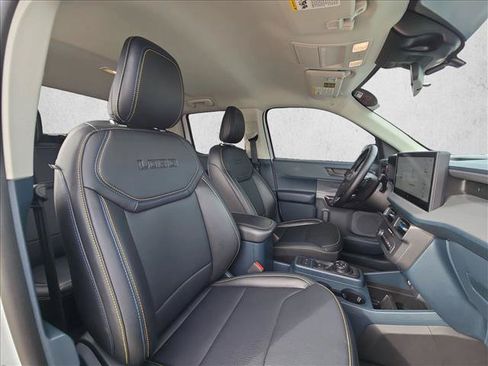 Used 2025 Ford Maverick Lobo AWD/4WD image 18