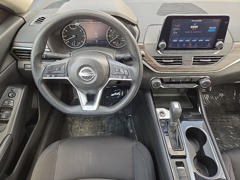 Used 2024 Nissan Altima 2.5 SV AWD/4WD image 19