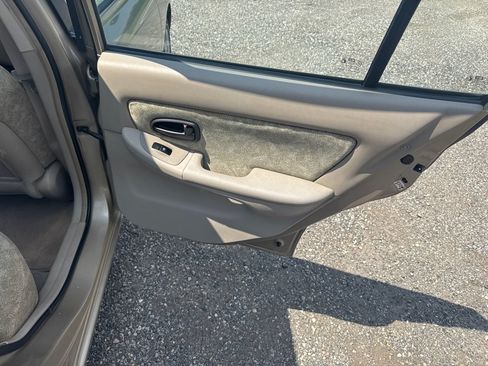 Used 2001 Hyundai Elantra GLS FWD image 22