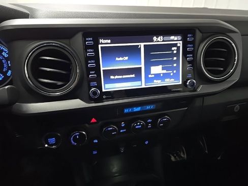 Used 2022 Toyota Tacoma TRD Off-Road image 24