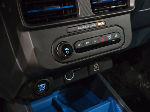 New 2025 Ford Maverick XLT image 22