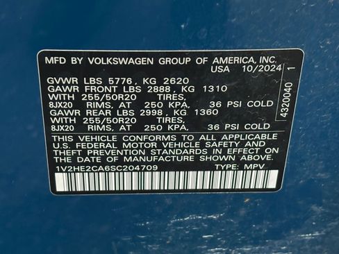 Used 2025 Volkswagen Atlas Cross Sport SE image 29