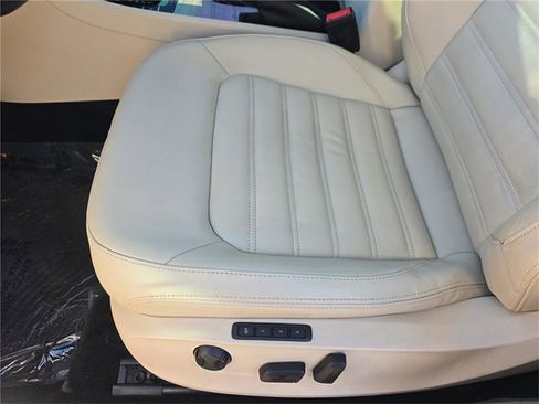 Used 2017 Volkswagen Passat 1.8T SEL Premium image 15