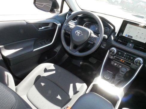 Certified 2025 Toyota RAV4 XLE w/ Convenience Package AWD/4WD image 9