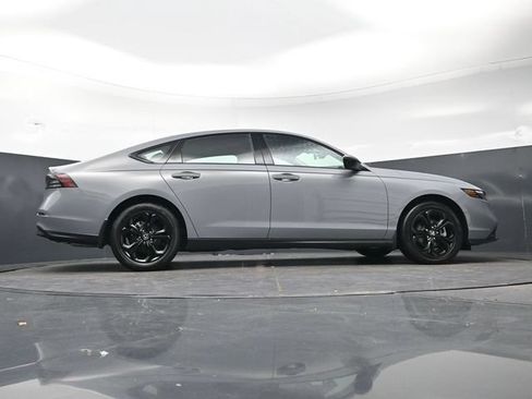 Certified 2025 Honda Accord SE image 32