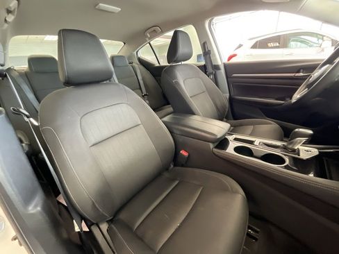 Used 2023 Nissan Altima 2.5 SV image 18