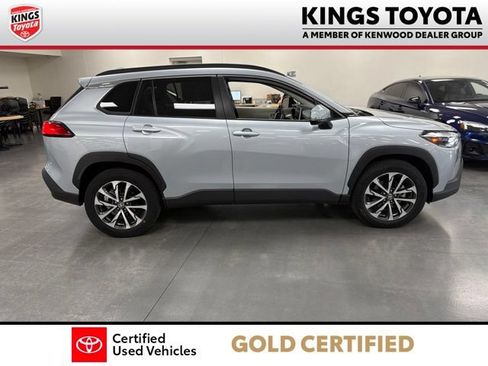 Used 2024 Toyota Corolla Cross XLE AWD/4WD image 9