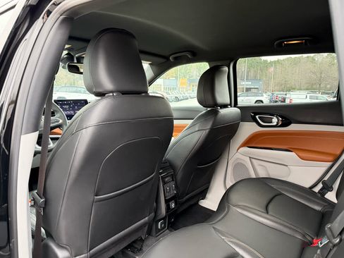 Used 2024 Jeep Compass Limited image 28