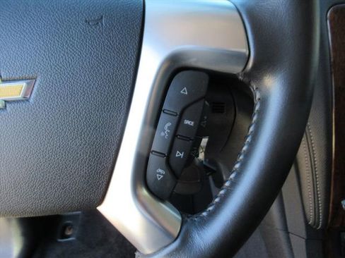 Used 2014 Chevrolet Traverse LT image 18