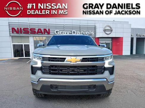 Used 2024 Chevrolet Silverado 1500 LT AWD/4WD image 2