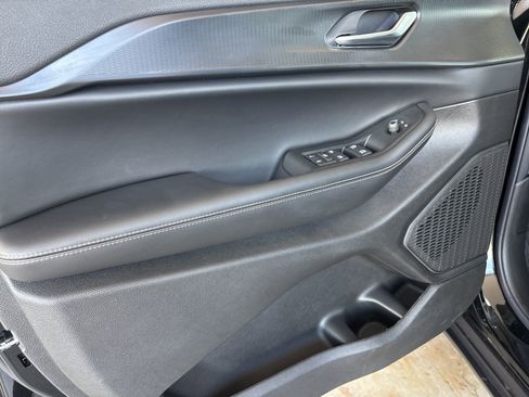 New 2025 Jeep Grand Cherokee L Altitude image 9