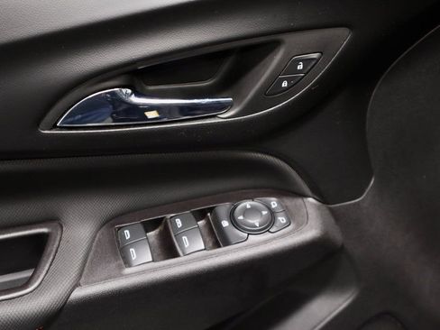 Used 2022 Chevrolet Equinox RS w/ Infotainment Package image 23