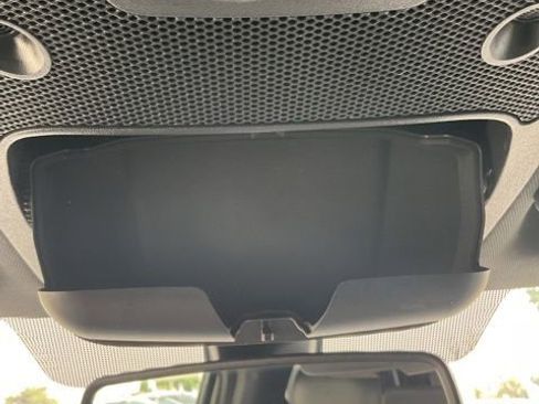 Used 2017 Ford F150 Platinum w/ FX4 Off-Road Package AWD/4WD image 32