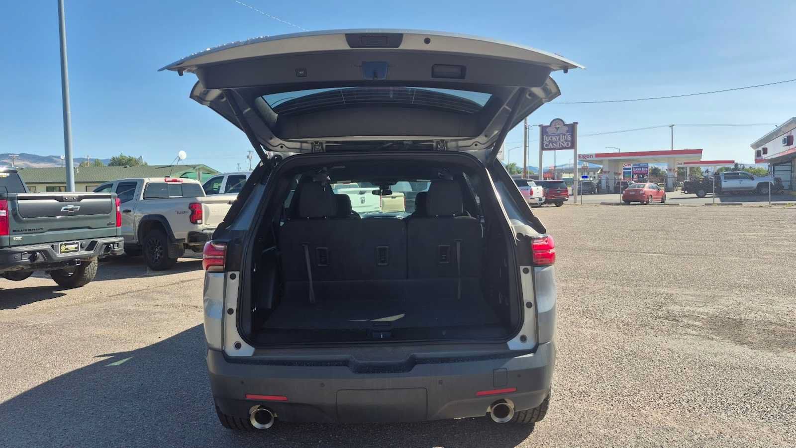 Used 2023 Chevrolet Traverse LT AWD/4WD image 5