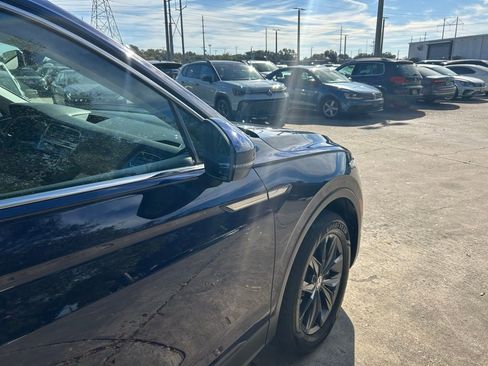 Used 2023 Volkswagen Tiguan SE image 33