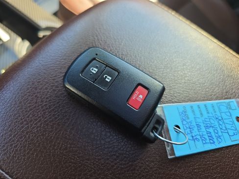 Used 2021 Toyota 4Runner Limited image 34