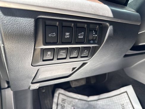 Used 2017 Subaru Outback 3.6R Limited AWD/4WD image 19