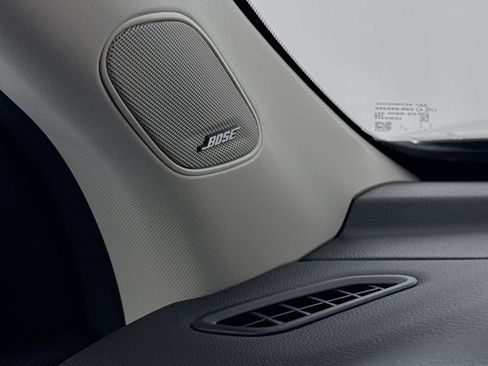 Certified 2023 Honda Pilot Touring image 19