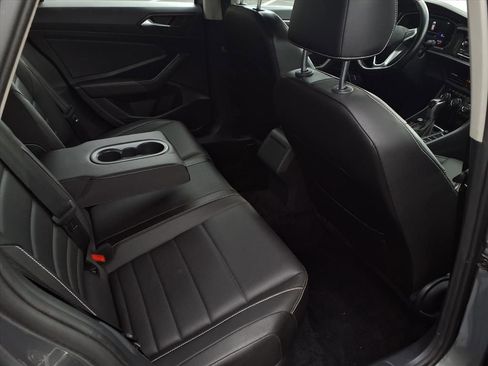 Used 2022 Volkswagen Jetta SE image 19