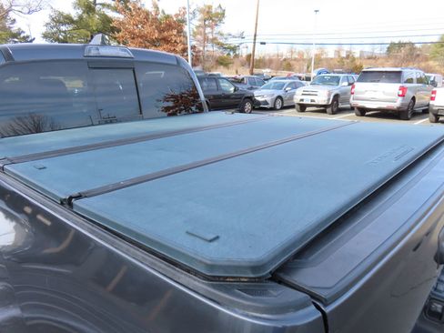 Used 2021 Toyota Tacoma TRD Sport image 10