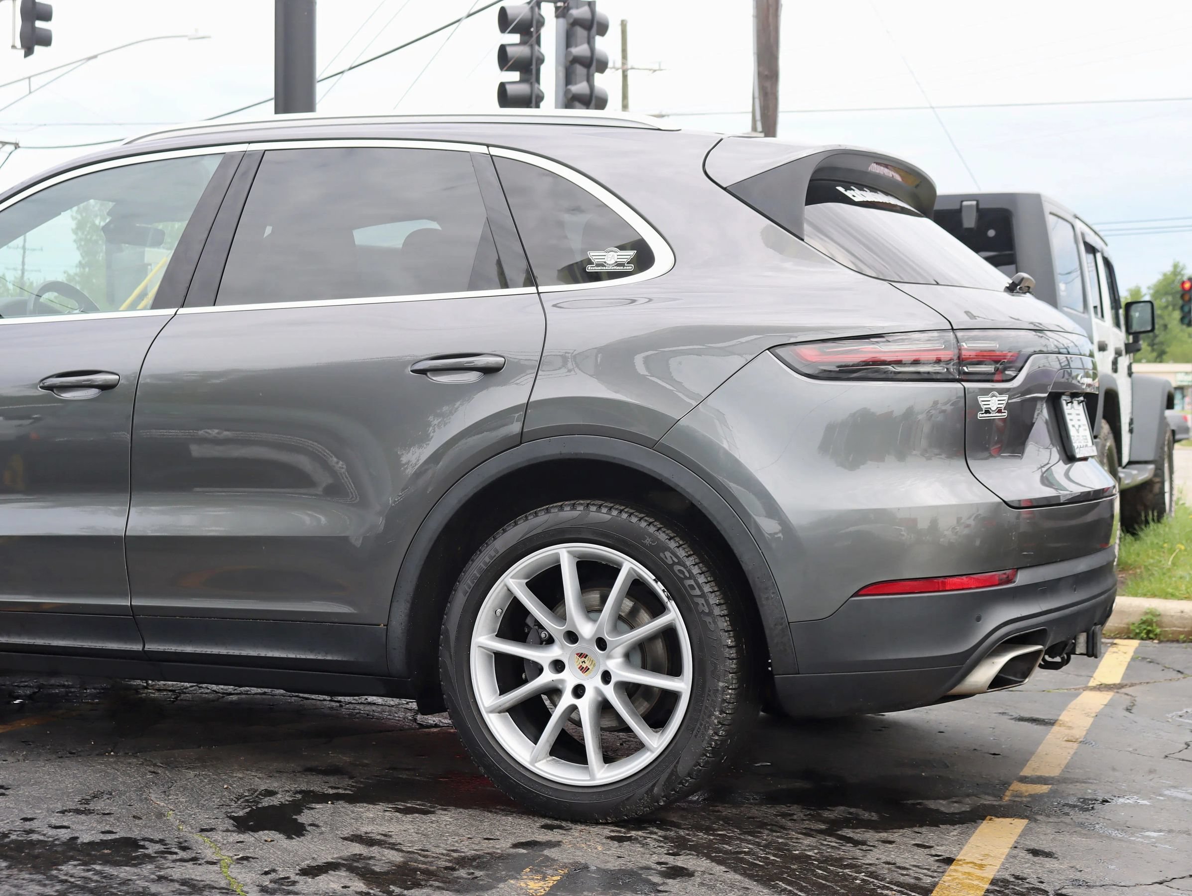 Used 2019 Porsche Cayenne AWD/4WD image 12