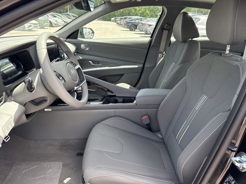 New 2026 Hyundai Elantra SEL Sport FWD image 10