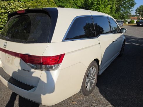Used 2016 Honda Odyssey Touring Elite image 4