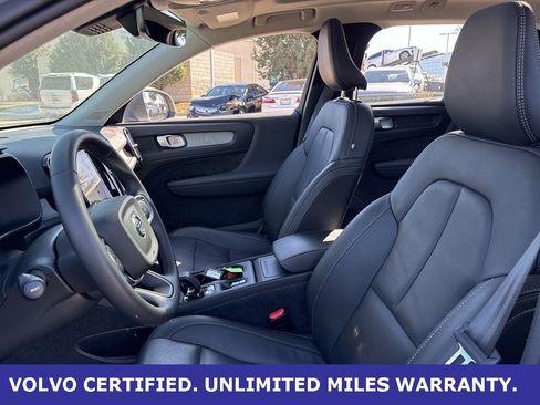 Certified 2025 Volvo XC40 B5 Core image 15
