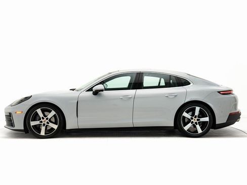 Used 2025 Porsche Panamera 4 image 2
