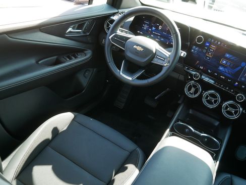 Used 2024 Chevrolet Blazer EV LT AWD/4WD image 9