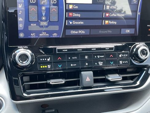 Used 2021 Toyota Highlander Platinum image 14